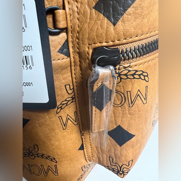 MCM Stark Backpack in Maxi Visetos - Picture 3 of 7